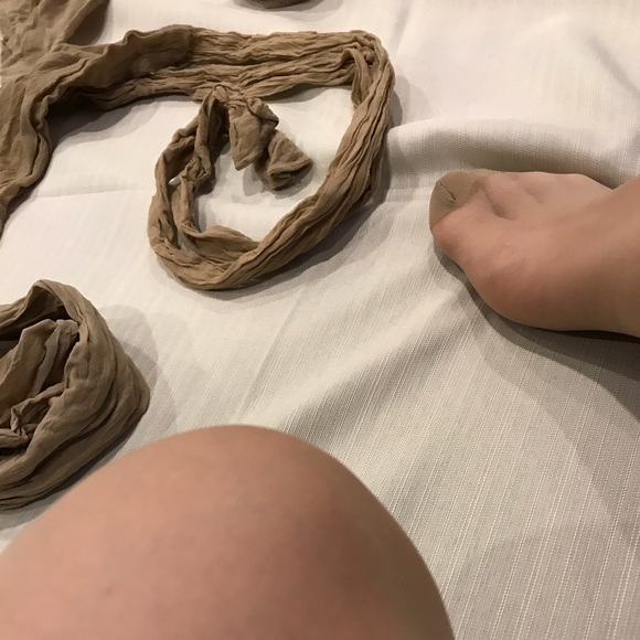 Used preowned nude pantyhose - Picture 2 of 2